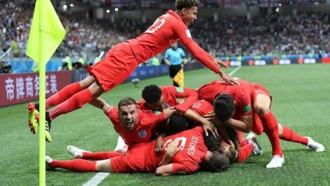 2026年凯恩逼近莱万纪录+拜仁续约谈判加速，英格兰队长冲击生涯无解巅峰
